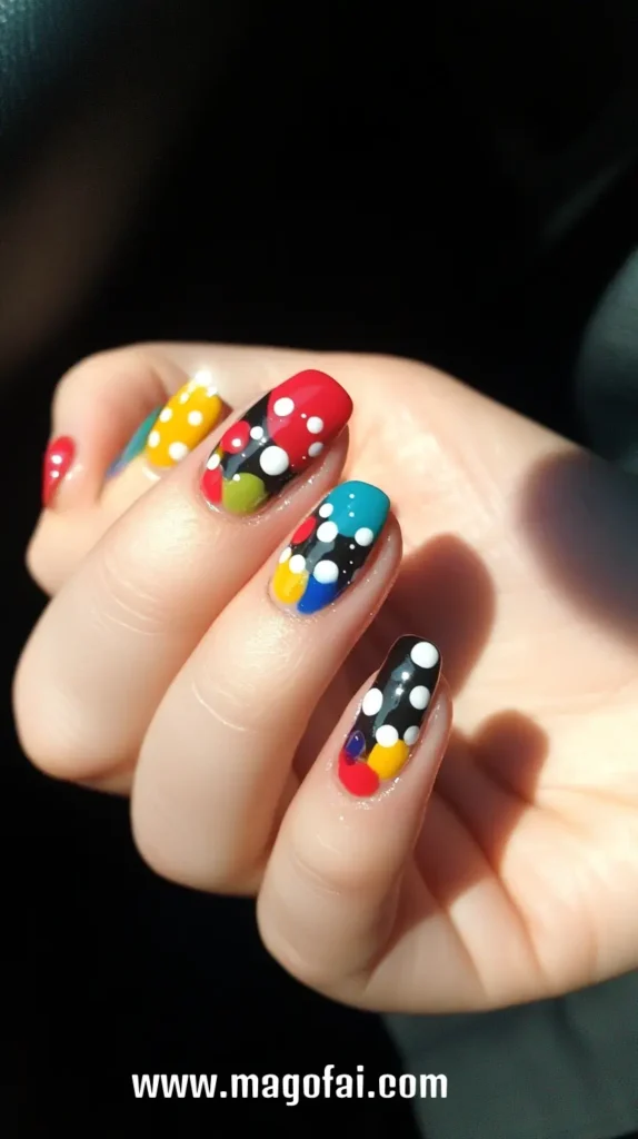 35. Dot Trails on Nails 1